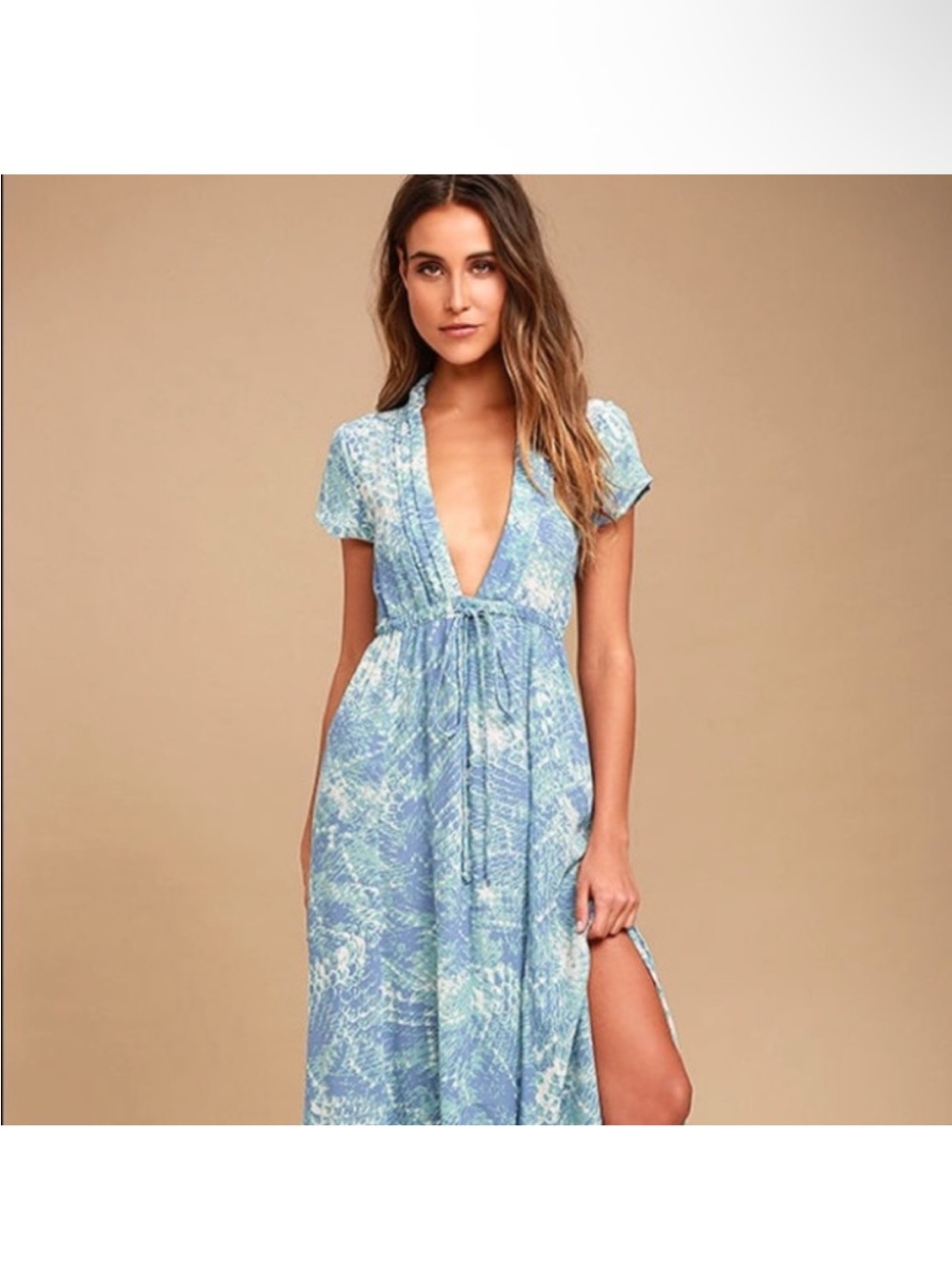 Lulu’s Blue Printed Plunge Maxi Dress Size Small NWT